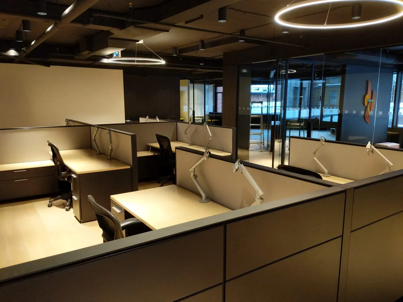 Bloomberg project, panel workstations under ring lights